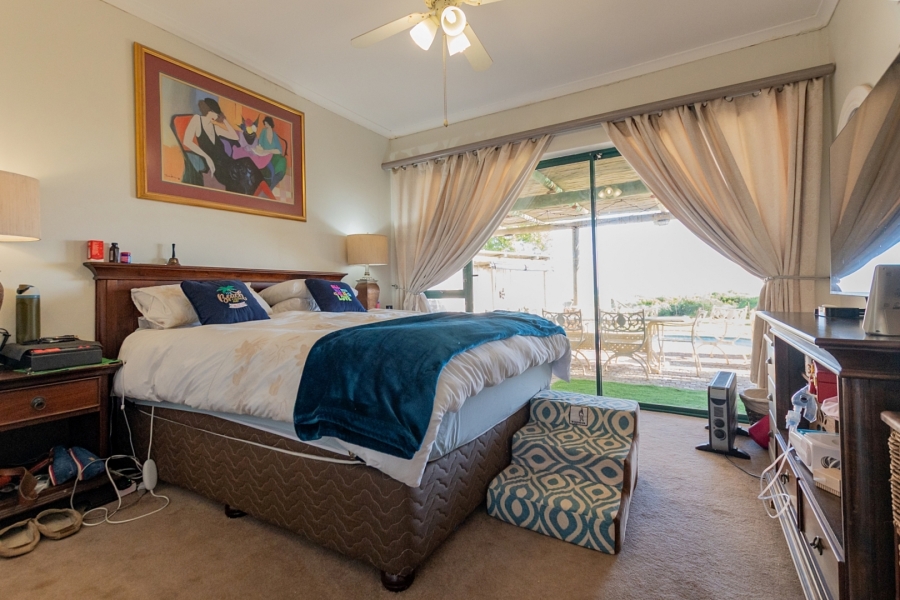 5 Bedroom Property for Sale in Duyker Eiland Western Cape
